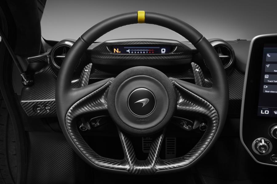 Панель приборов McLaren MSO Senna Carbon Theme (P15) 2018 года  (фото 9 из 14)